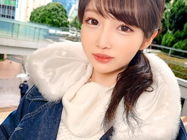 【小顔美少女とイチャラブ♡】 カメラ目線で見つめ合いながら、激カワ彼女と甘いセックス三昧！ 悶える姿に萌えキュン！