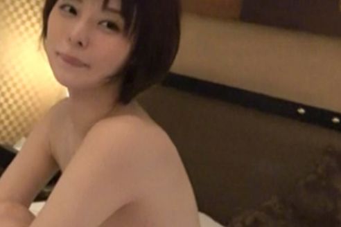 【微乳お姉さんの隠れエロ】『カメラ回していいの？』スレンダー美人の本気モード！ハメ撮りで見せる敏感な反応と、気持ち良すぎる濃厚セックスがヤバすぎる！！これぞ大人のエロさ全開♪