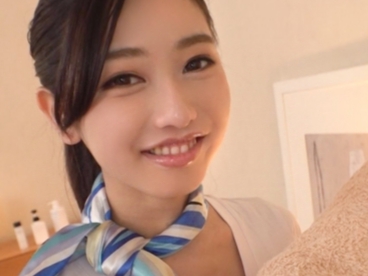 【セクハラエステ】童顔で細身の美人エステティシャンをバックから激ピストン！華奢なカラダをガンガン突いて、感じまくる姿は必見！セクハラ上等のエロプレイ！♡