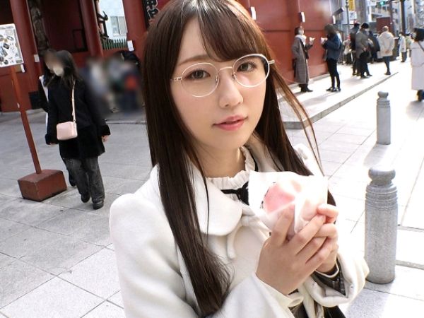 【街角ナンパ】『ダメ…感じちゃう…』ロリ系文学少女が電マ責めで大洪水！色白美尻に巨根をブチ込まれ、敏感ボディが痙攣イキ！！♡