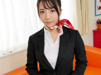 【美脚CAの淫らなフライト】『お客様、こんなことしちゃダメです…』セクシーな制服の下に隠された美脚CAが、機内で禁断の顔面騎乗位！濡れたおマンコに肉棒を挿入され、ガン突きピストンで絶頂アクメ！