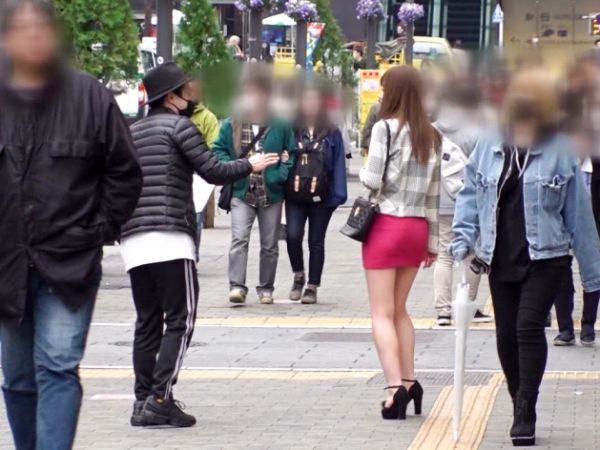 【美脚お姉さんの危険な浮気】『彼氏には内緒にして…』超ミニスカから覗く美脚が眩しいお姉さんが、デカチンに誘惑され彼氏を裏切る！ナンパから始まる背徳の浮気SEX！♡