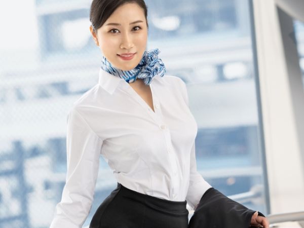 【空飛ぶ美熟女の乱れた日常】『フライトの後は…』性欲旺盛なCAが夫以外と濃厚セックス！セフレも機内もお構いなし、好みの男と淫らに交わる♥