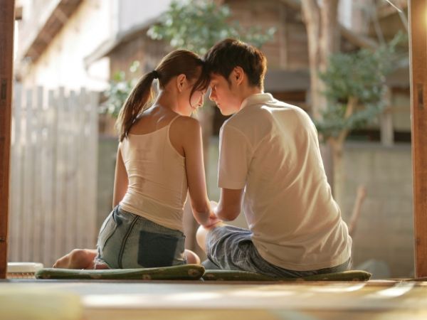 【田舎の甘酸っぱい再会】幼馴染と帰省で運命の再会！記憶を失った元カノと、失われた時間を埋めるように激しく求め合う汗だくの濃厚セックス♡