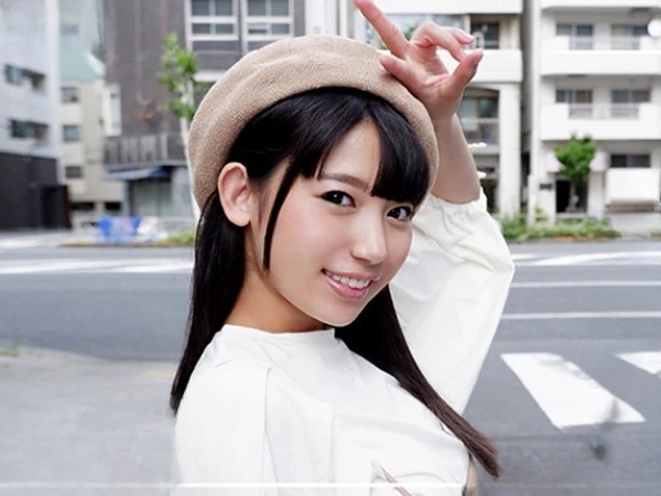 【清楚系素人の本性】『もっと激しくして…♡』見た目と裏腹なドスケベ女子！軽いピストンでも感じまくり、エッチな本性むき出しでイキまくる！！