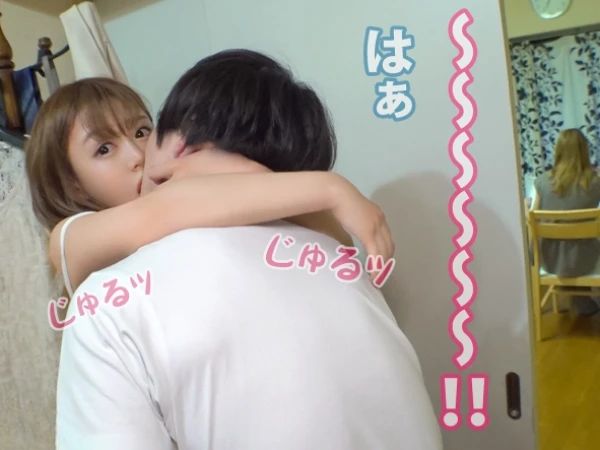 【同棲カップル逆NTR】「彼氏がいるのに…」彼女が隣で寝てるのに、彼氏と禁断のセックス！スリル満点の夜、彼女を横目に彼氏を誘惑しちゃう小悪魔女子の逆NTR計画♡