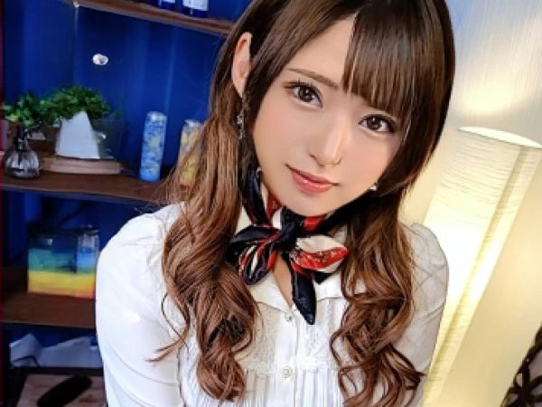 【神スタイルのメンエス嬢】細身で美乳の美人セラピストが立ちバックで激しく突かれ、感じまくり！プリッと上がった美尻を揺らしながら連続絶頂！エロすぎる本気セックスにメロメロ♡