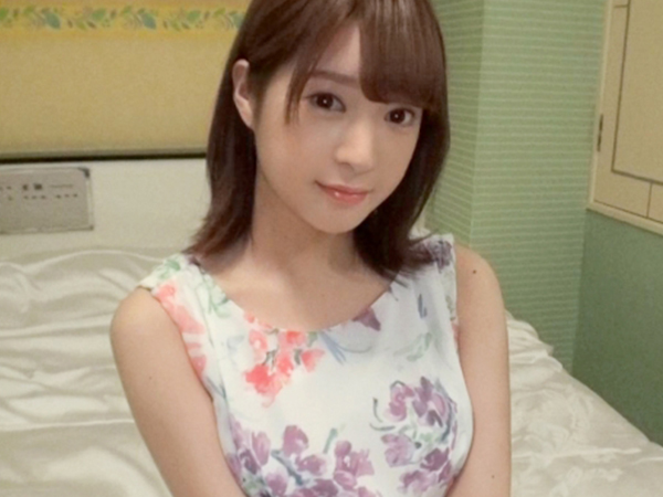 【ガーリー系お姉さんの甘い誘惑】『もっと激しく…』ベロチューでトロける素人お姉さん！生チンポ挿入で感じまくり、最後は顔面にザーメンぶっかけ！♡