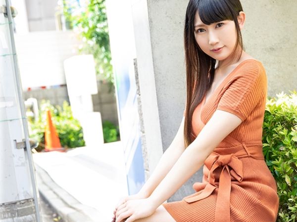 【素人】アイドルフェイスのメイドカフェ店員が素人男性宅でたっぷりフェラご奉仕SEX！パイパンまんこで自ら腰を振りまくる
