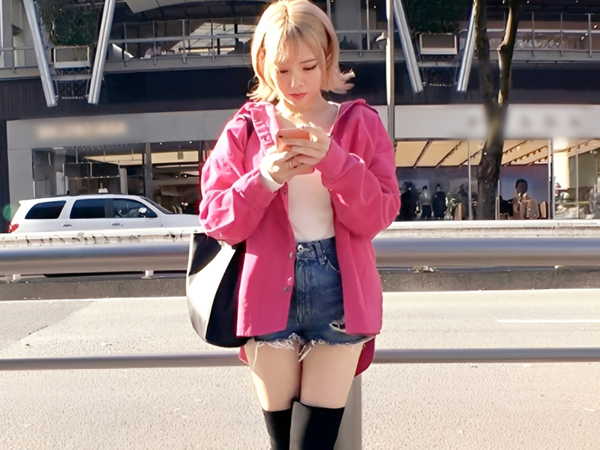 【金髪ギャルの生ハメ中出し】『もうダメ、イっちゃう！』セックス大好きな令和ギャルが、大人チンポにメロメロ！金髪を揺らしながら、激しく突かれて感じまくる！！♡